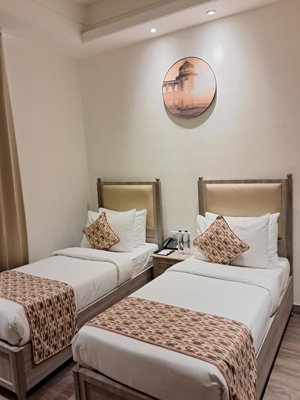 Rhythm Gurugram Hotel & Suites, Sohna Road Gurgaon Exterior photo